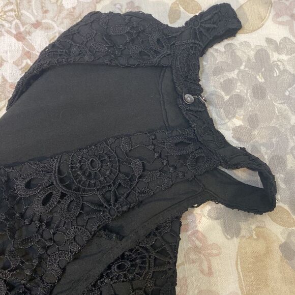 Hollister Co. Black Lace Mini Halter Dress Pre 2010 with Soft Inner Lining - Picture 9 of 13